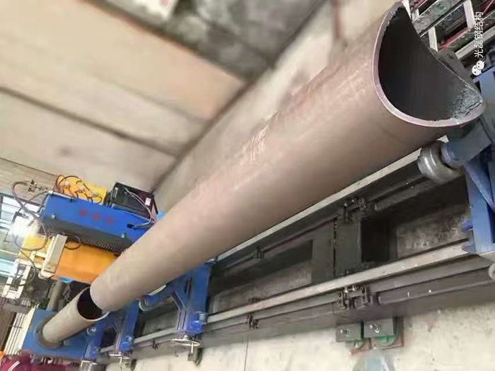 H型鋼梁、格構柱